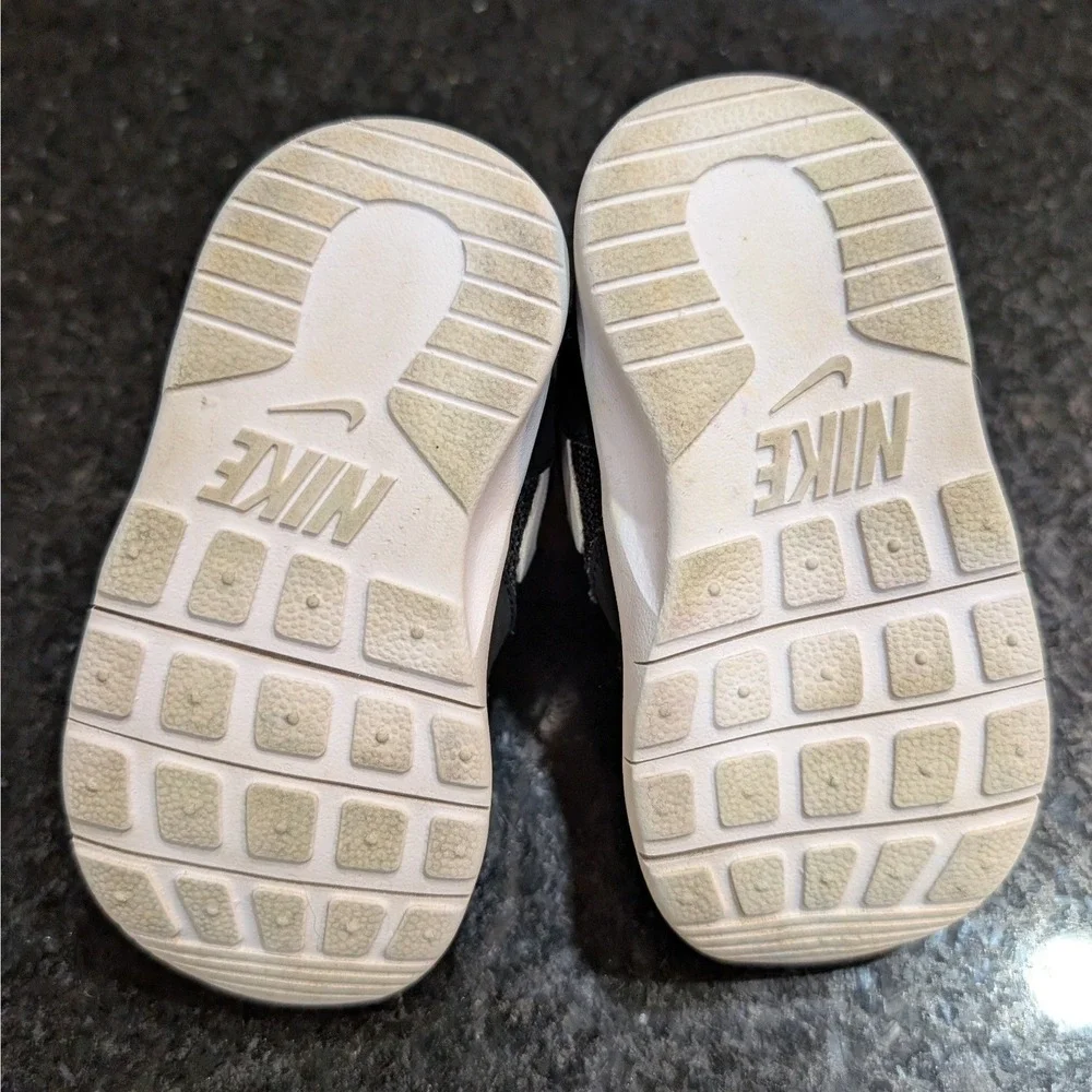 Nike md runner